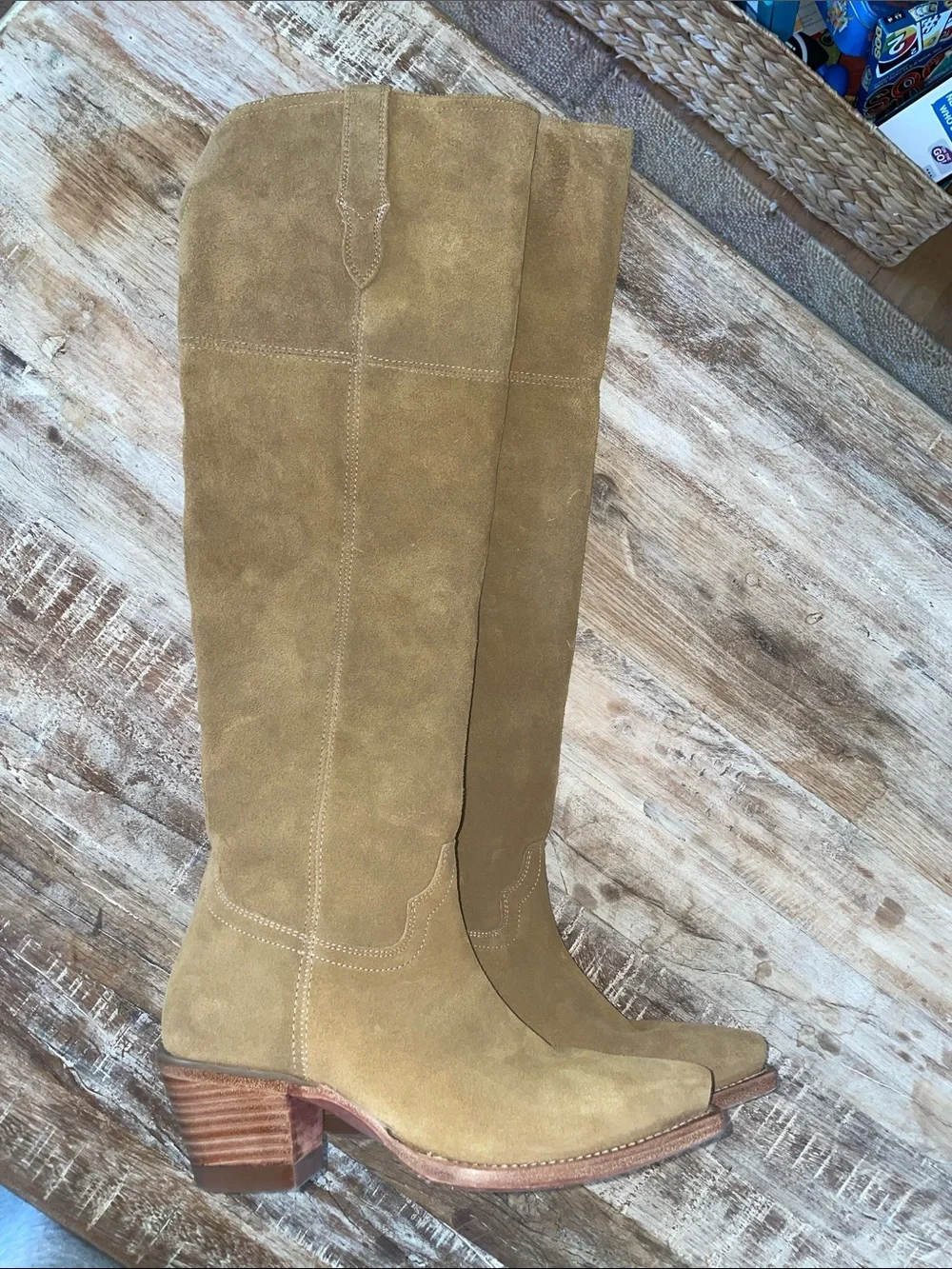 Tekovas Tall The Bailey Boots NWOT